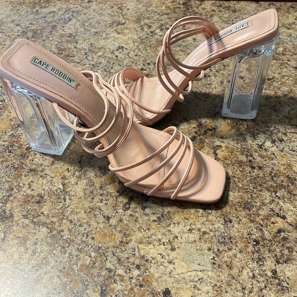 Heels - Picture 1 of 4